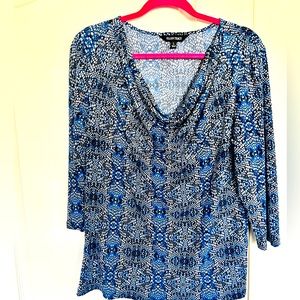 Ellen Tracy blue stretch blouse. Size large. 3/4 sleeves.